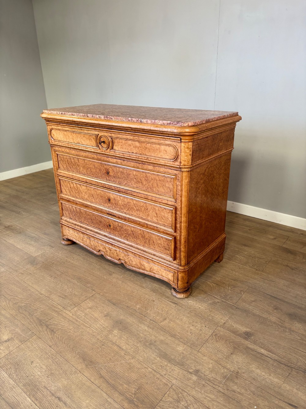 An exceptional quality antique 5 drawer French Victorian commode chest View II