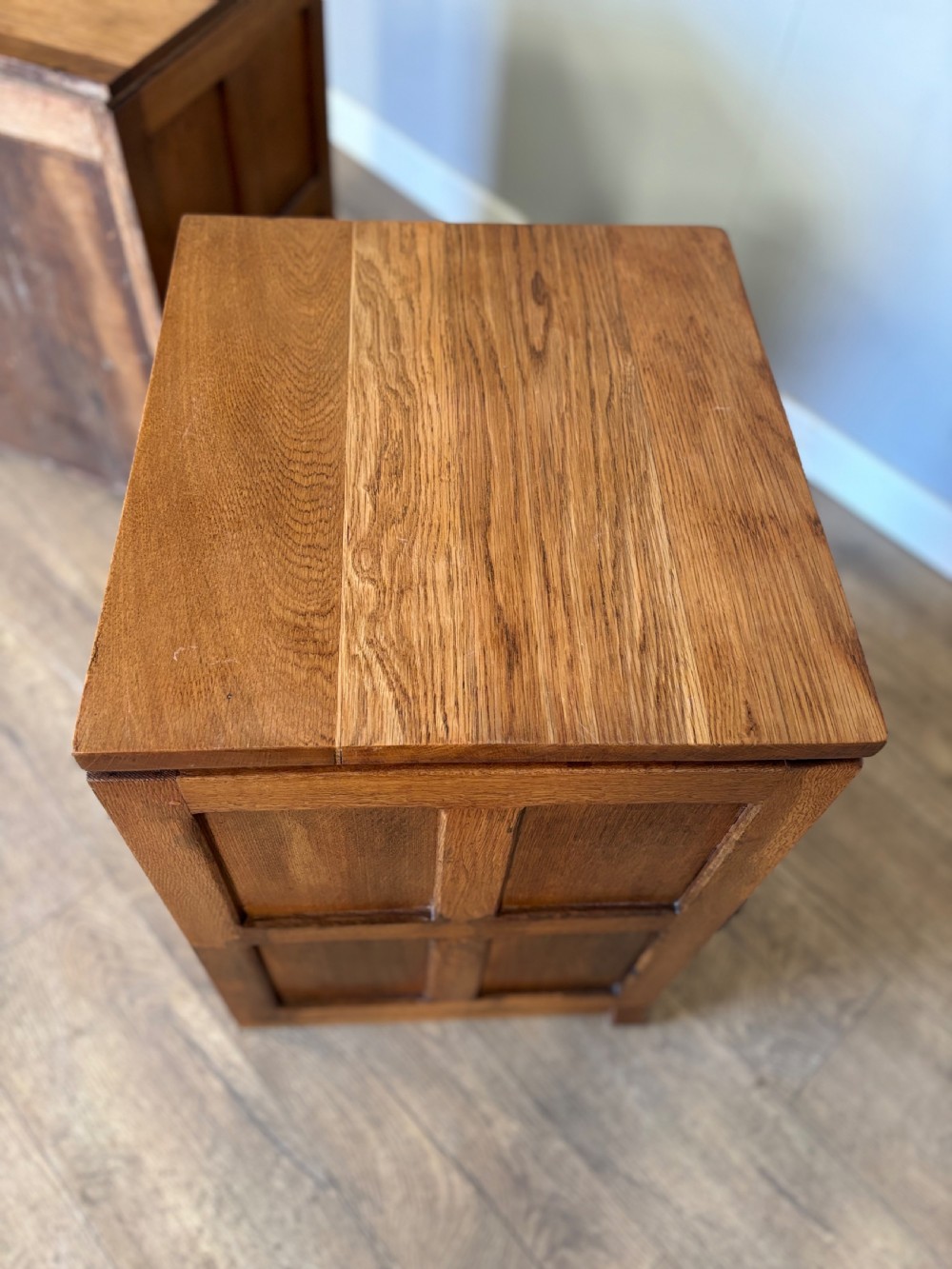 Pair of oak arts and crafts Cotswolds matching bedside cabinets  View IX