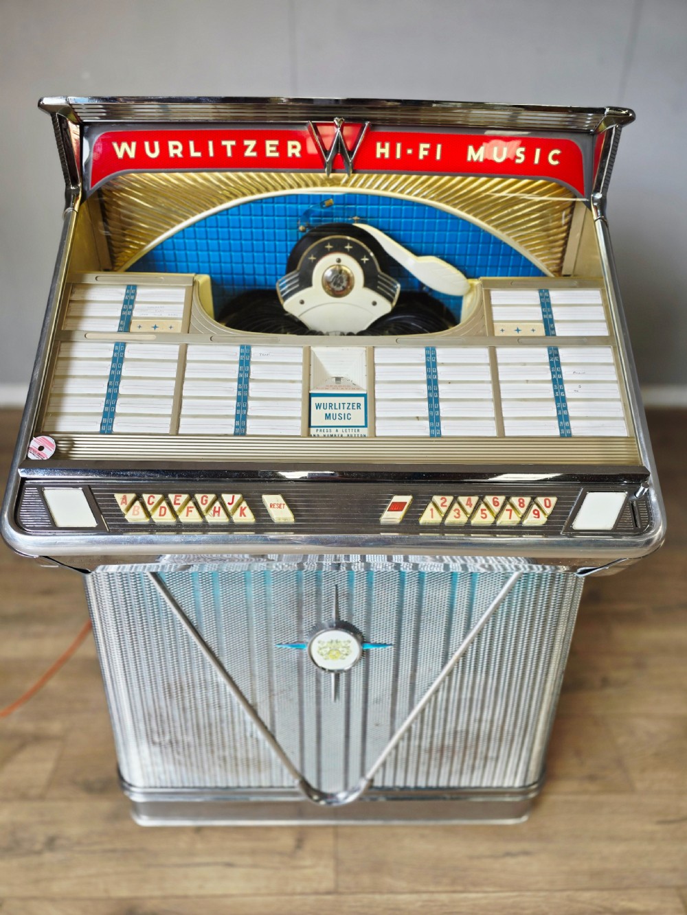 1950s Wurlitzer HI-FI Music Juke Box  View IV
