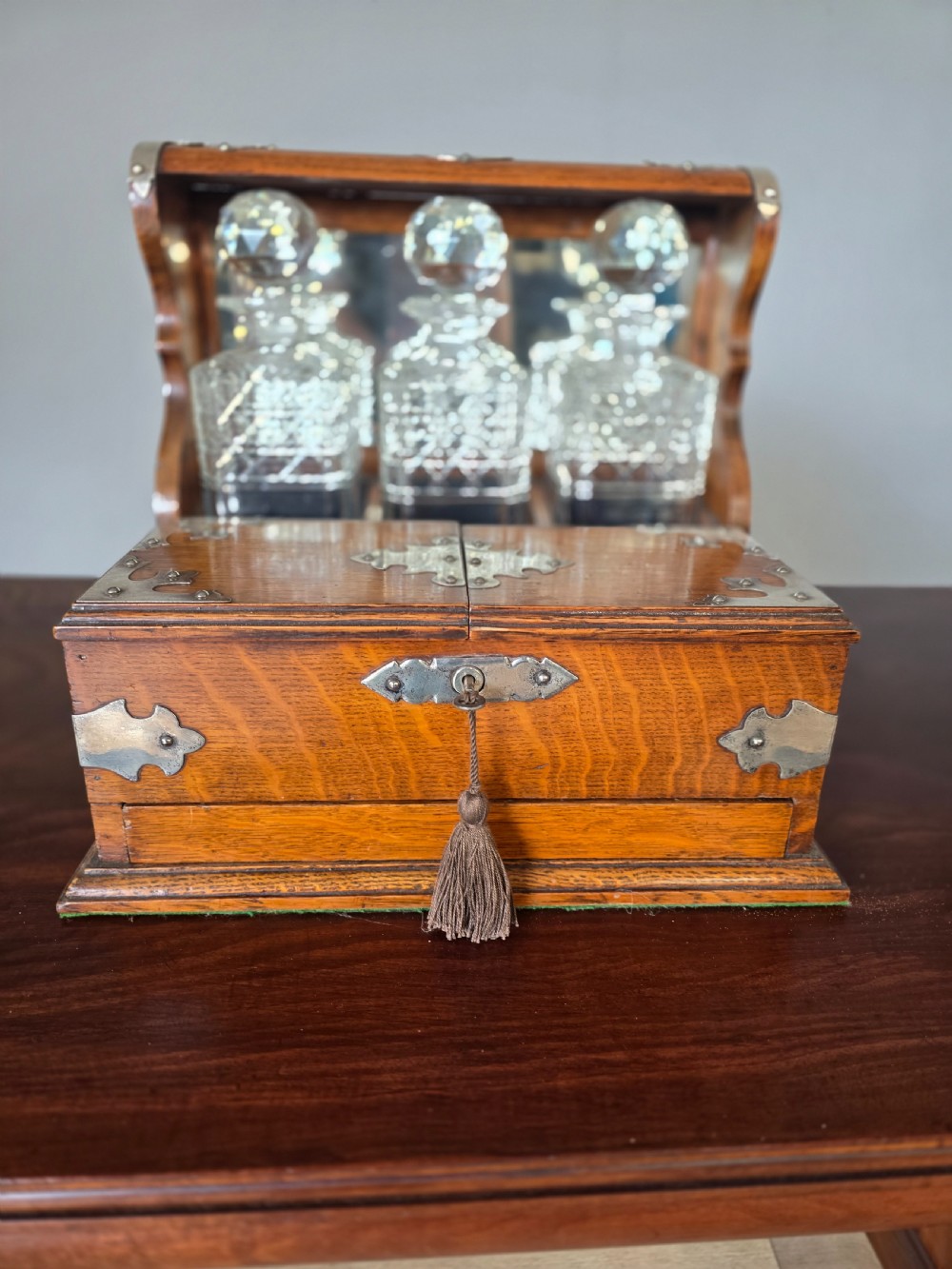 Antique oak 3 decanter tantalus 