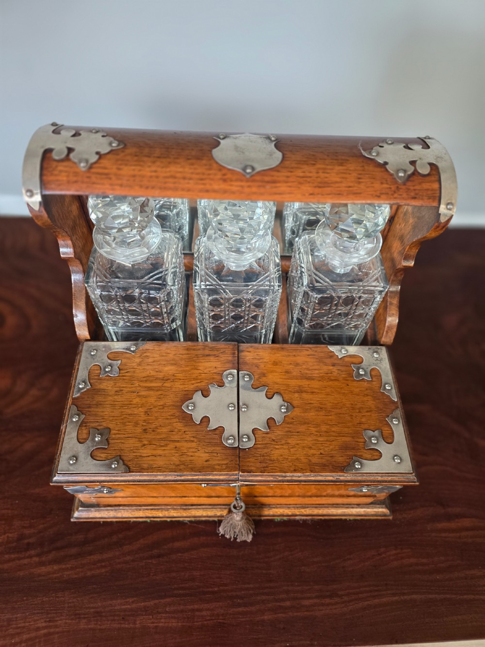 Antique oak 3 decanter tantalus  View III