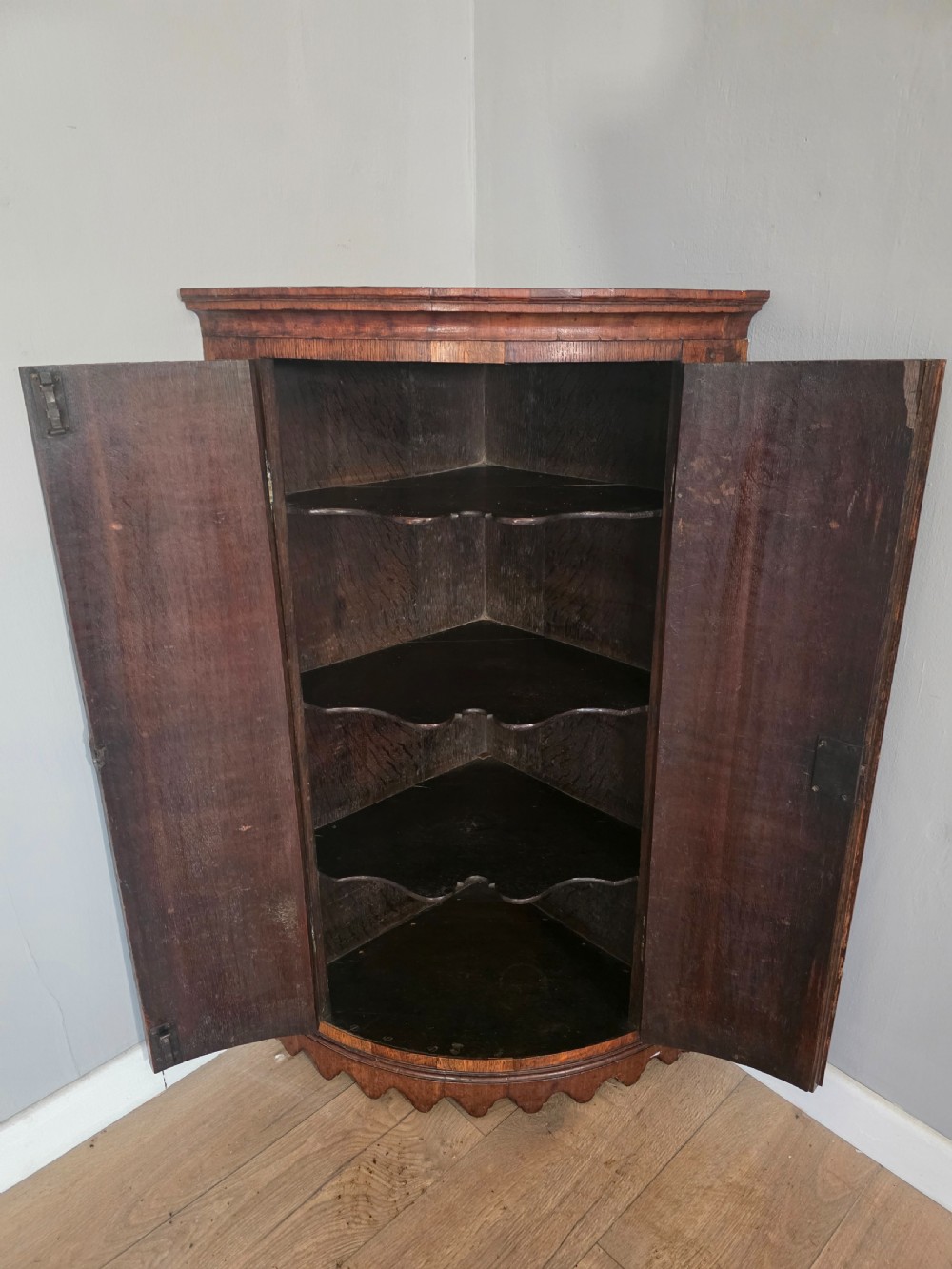 Antique George 111 Oak Cross Banded Wall Hanging Corner Cupboard Circa 1780 View VII