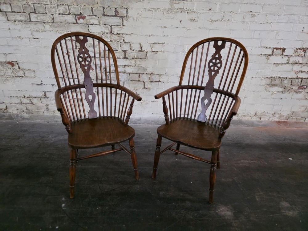 A pair of Antique Elm Ash and Beach High Back Windsor Chairs 1920s.  View II