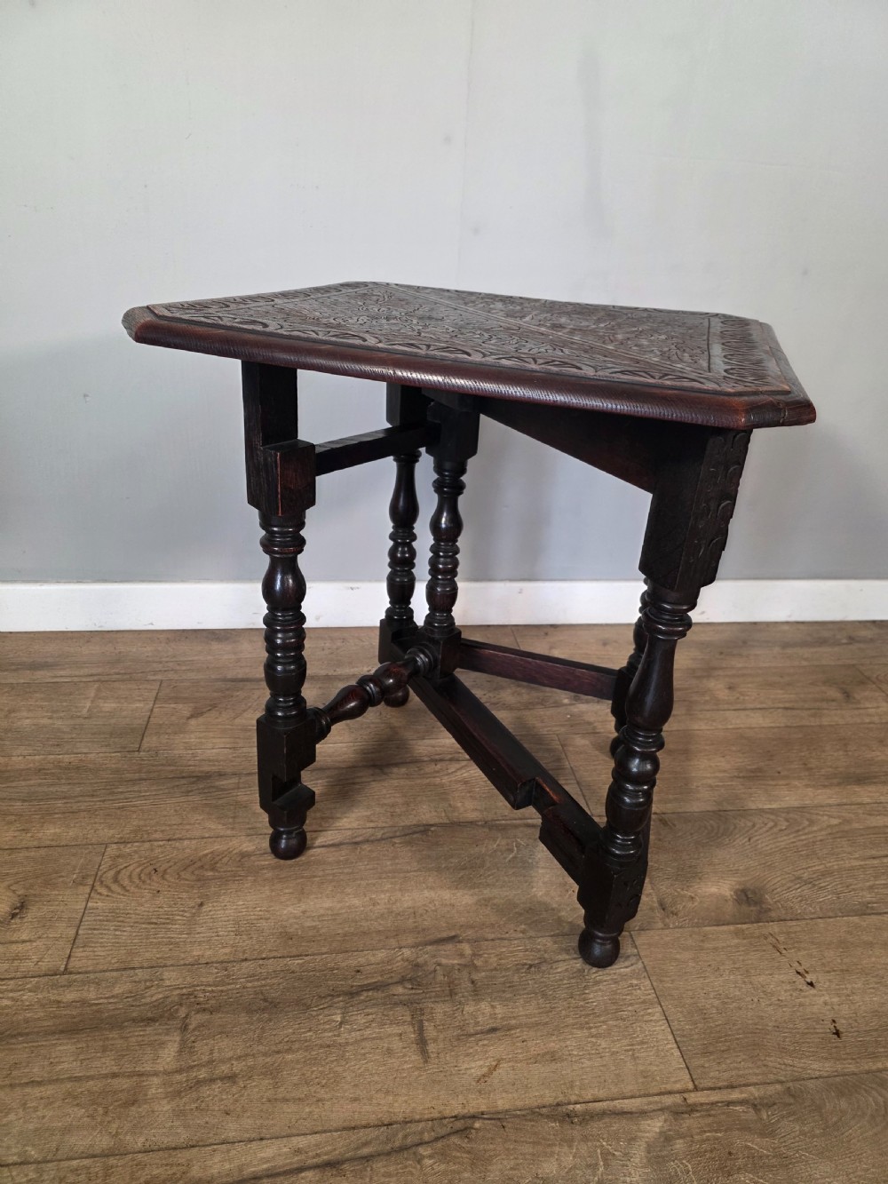 Antique Late Victorian Carved Drop Leaf Corner Side Table 1890s  View VII