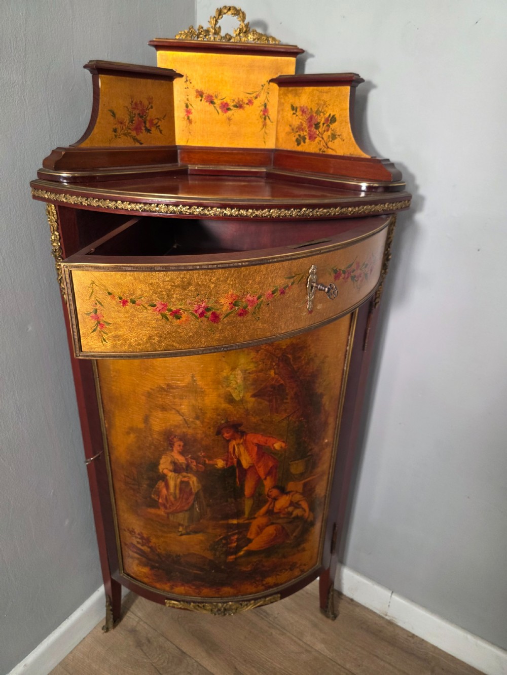 Antique French Vernis Style Martin Style Corner Cupboard 1900s  View VII