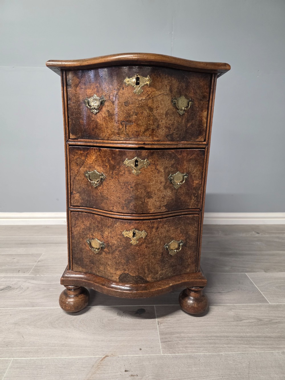 Antique Burr walnut 18th Century Chest of Drawers  View III