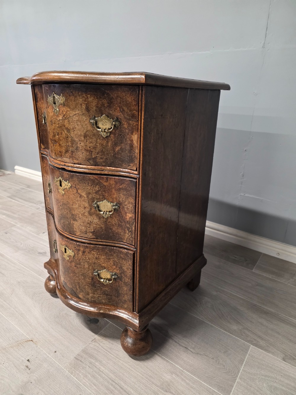 Antique Burr walnut 18th Century Chest of Drawers  View V