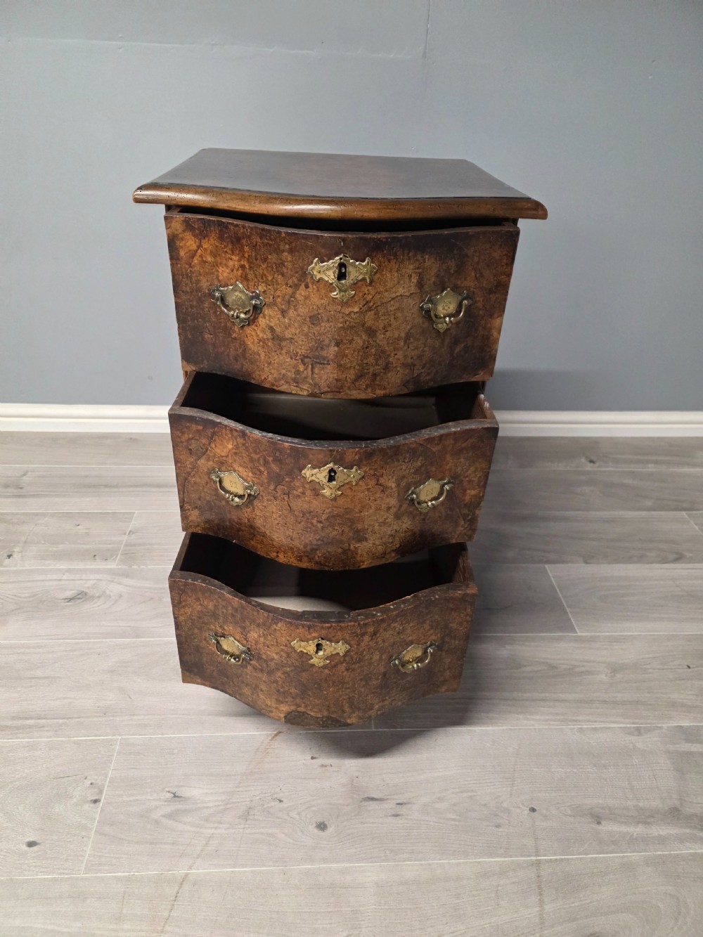 Antique Burr walnut 18th Century Chest of Drawers  View VII