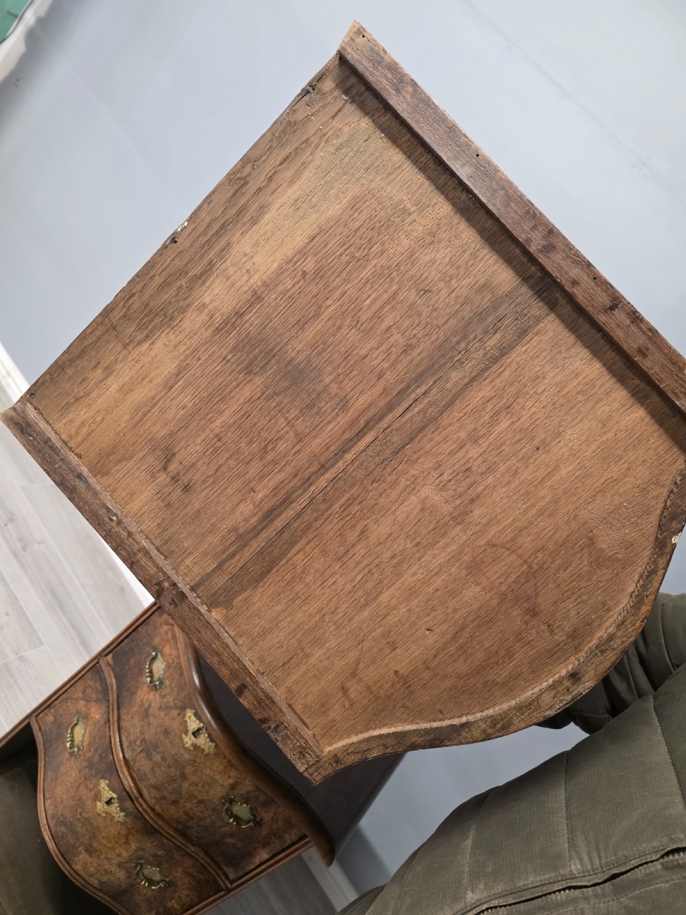Antique Burr walnut 18th Century Chest of Drawers  View X
