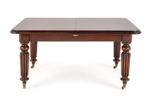 fig 1. Early Victorian Mahogany 3 leaf Extending Dining Table
