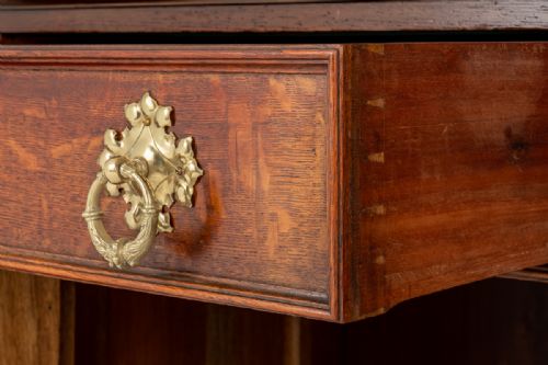 OUTSTANDING OAK ARTS AND CRAFTS SIDE CABINET - ADDITIONAL PHOTO 2