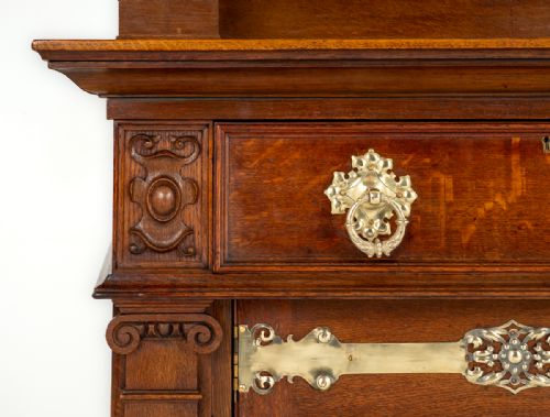 OUTSTANDING OAK ARTS AND CRAFTS SIDE CABINET - ADDITIONAL PHOTO 9