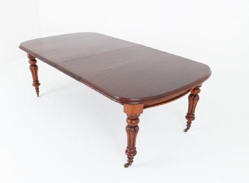 Early Victorian Mahogany Extending Dining Table