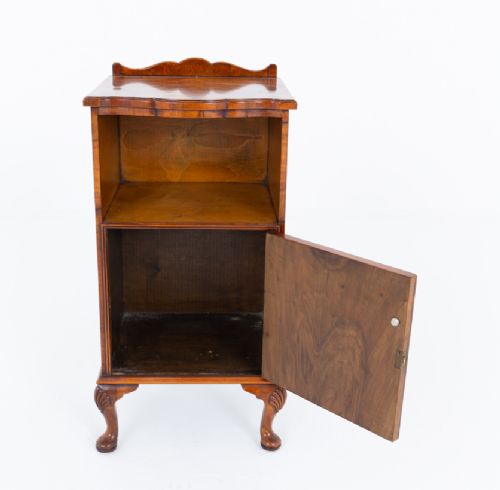 QUEEN ANNE STYLE BEDSIDE CABINET - ADDITIONAL PHOTO 4