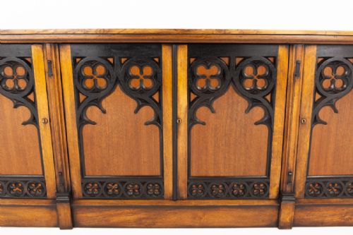 SUPERB OAK SIDE CABINET WITH GOTHIC ELEMENTS - ADDITIONAL PHOTO 2