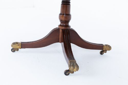SHERATON REVIVAL MAHOGANY OVAL COFFEE TABLE - ADDITIONAL PHOTO 4