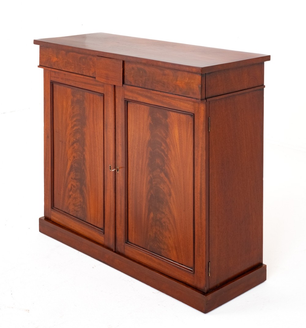 Early Victorian Mahogany 2 Door Side Cabinet