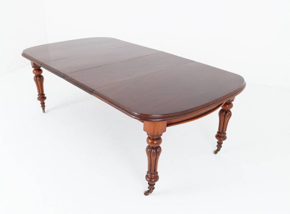 Early Victorian Mahogany Extending Dining Table
