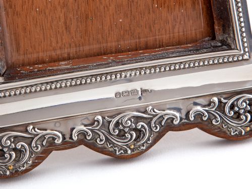 EDWARDIAN SILVER PHOTO PICTURE FRAME WITH A PIERCED SCROLLING FLORAL BORDER - ADDITIONAL PHOTO 4