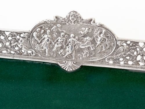 ANTIQUE SQUARE SILVER PHOTO PICTURE FRAME WITH A CARTOUCHE DEPICTING FEMALES AND HORSES - ADDITIONAL PHOTO 3