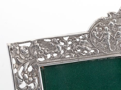 ANTIQUE SQUARE SILVER PHOTO PICTURE FRAME WITH A CARTOUCHE DEPICTING FEMALES AND HORSES - ADDITIONAL PHOTO 6