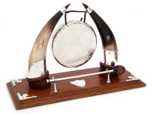 COW HORN AND OAK DECORATIVE GONG WITH SILVER PLATED CORNERS - ADDITIONAL PHOTO 1