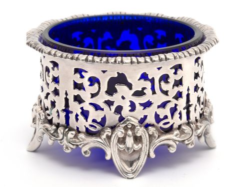 PAIR OF ELKINGTON CO SILVER PLATED SALTS WITH BLUE GLASS LINERS - ADDITIONAL PHOTO 4