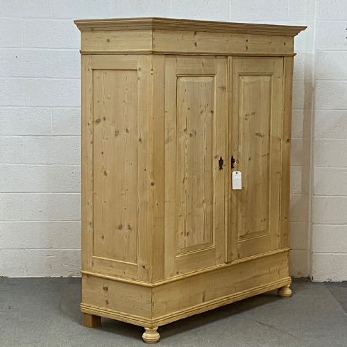 fig 1. Alsace Antique pine wardrobe (Dismantles)