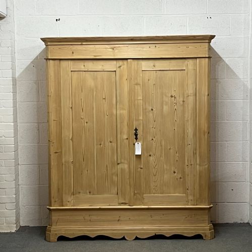 Large Antique Pine Wardrobe (Dismantles)