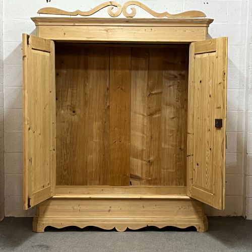 fig 2. Large Antique Pine Wardrobe (Dismantles)
