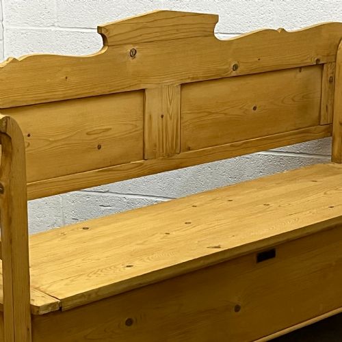 LARGE HUNGARIAN ANTIQUE PINE BOX BENCH WITH LIFT UP SEAT - ADDITIONAL PHOTO 3