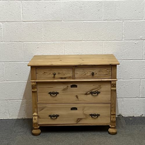 Small Continental 1920’S Pine Chest of Drawers