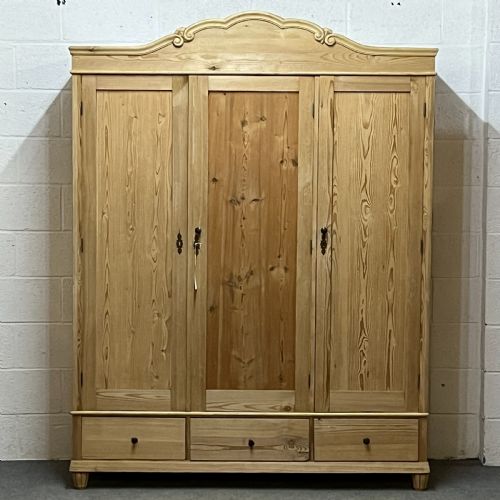 German 1930’S Pine Triple Wardrobe (Dismantles)