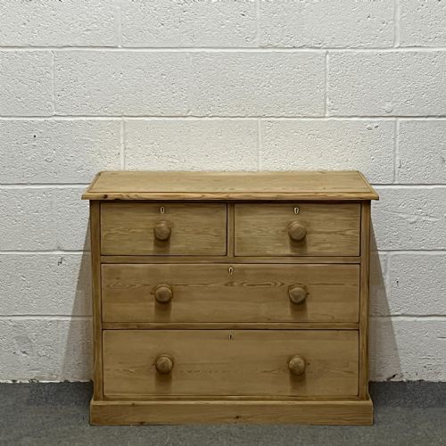 Small Edwardian Pine Chest of Drawers (Y6456b)