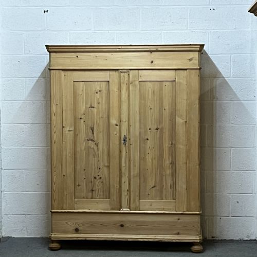 Small Double Antique Pine Wardrobe (Dismantles)