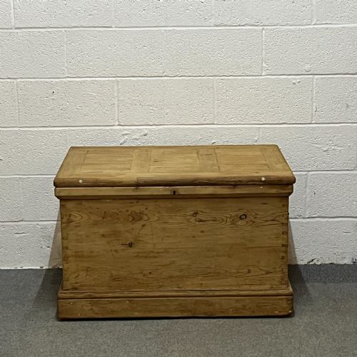 Very Deep Old Pine Carpenters Box