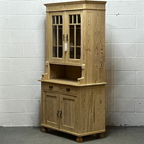 fig 1. East German 1920’s Pine Dresser