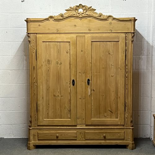 Large Decorative Antique Pine Double Wardrobe (Dismantles)