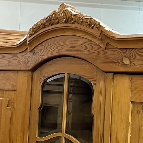 fig 3. Large Antique Pine Bedroom Wardrobe Unit