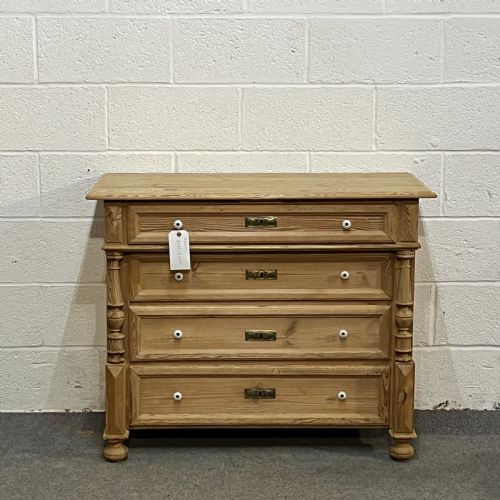 Antique Pine Chest of 4 Drawers