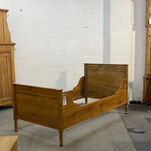 fig 1. Single Old Pine Sleigh Bed