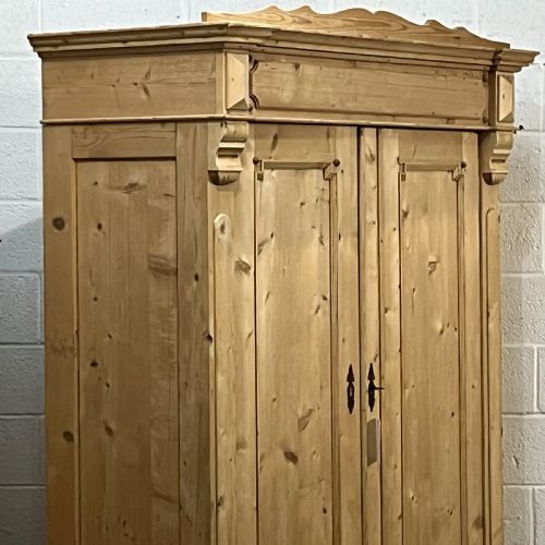 fig 3. Old Pine Double Wardrobe (Dismantles)