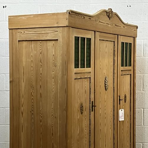 fig 3. Large German Triple 1930’s Pine Wardrobe (Dismantles)