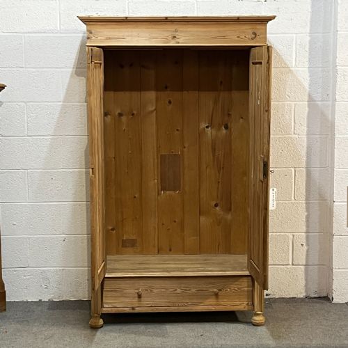 SMALL 2 DOOR ANTIQUE PINE WARDROBE WITH BOTTOM DRAWER - ADDITIONAL PHOTO 3
