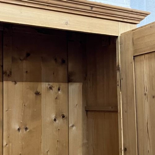 LARGE ANTIQUE PINE CUPBOARDSMALL WARDROBE - ADDITIONAL PHOTO 6