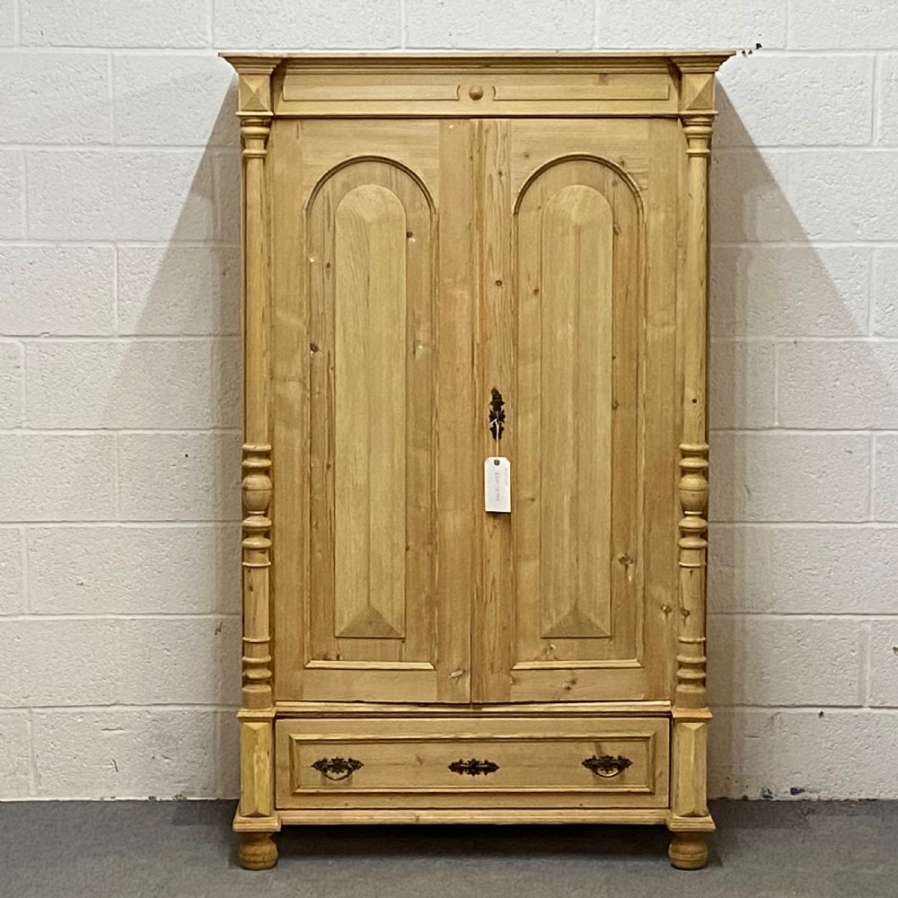 ATTRACTIVE ANTIQUE PINE HALL CUPBOARD