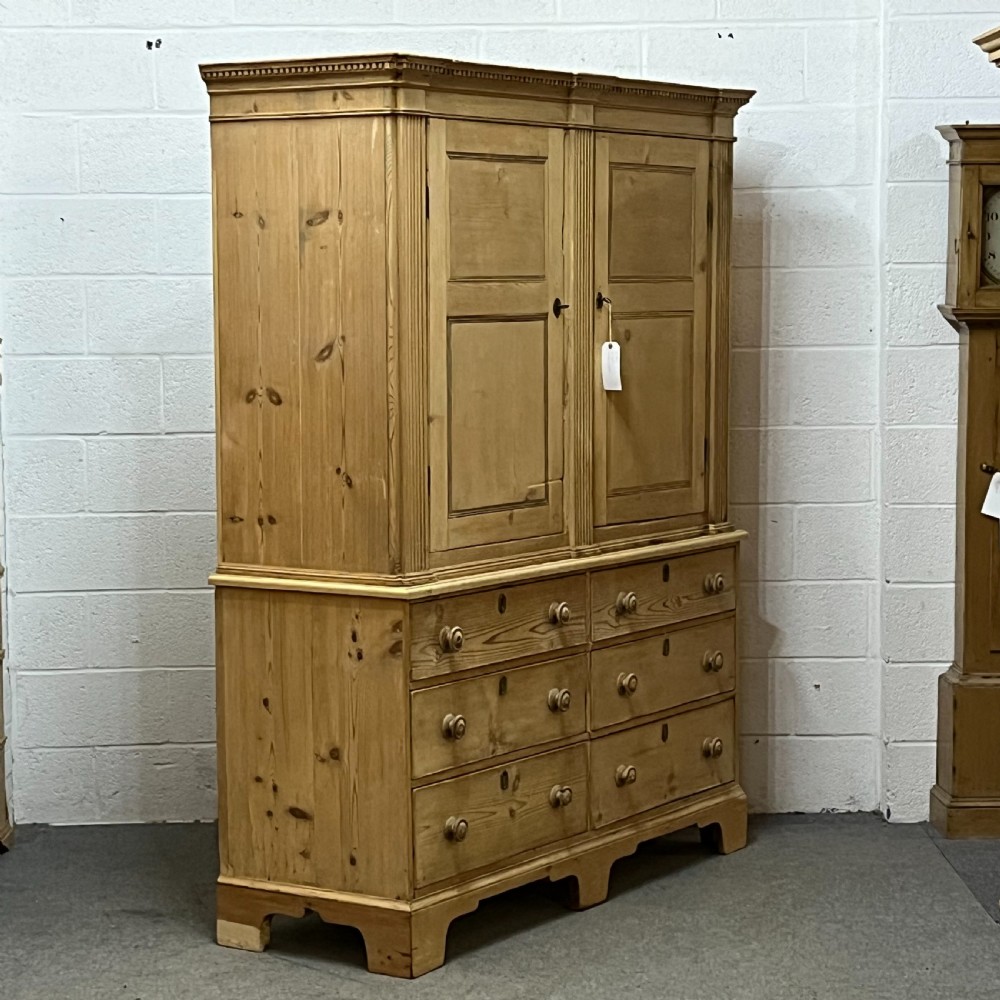 Magnificent Large Georgian Pine Linen Press With 6 Drawers View III