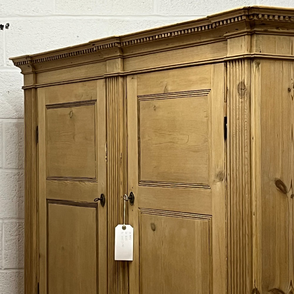 Magnificent Large Georgian Pine Linen Press With 6 Drawers View V