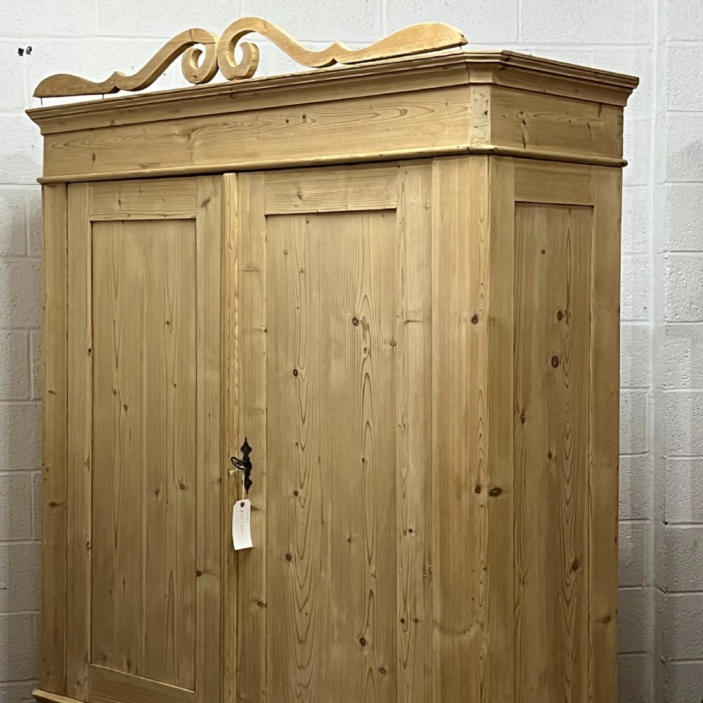 Large Antique Pine Wardrobe (Dismantles)  View VI
