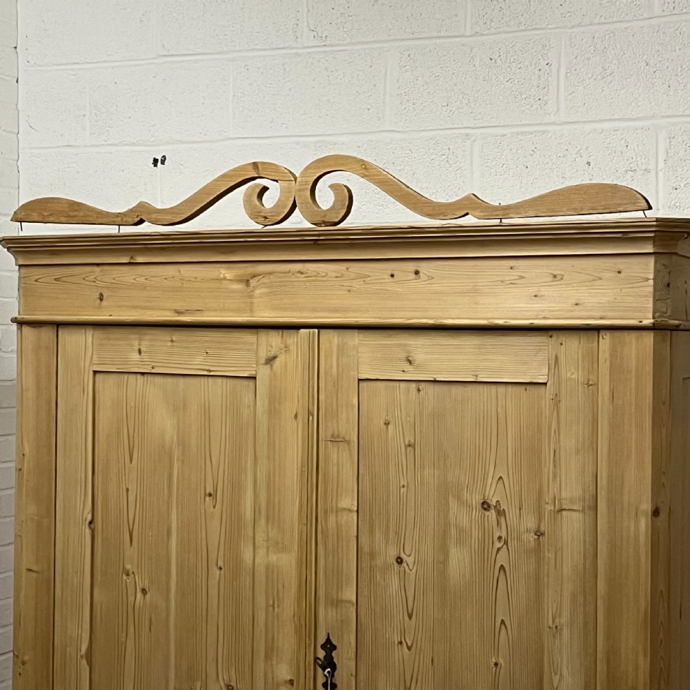 Large Antique Pine Wardrobe (Dismantles)  View VIII